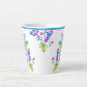 Porseleinen bessen op een kleine latte Mok (Voorkant)