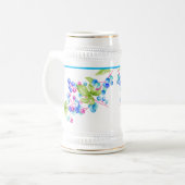 Porseleinen bessen op een stein bierpul (Voorkant links)