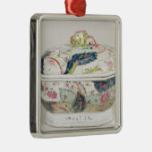 Porseleingerecht, 18e eeuw metalen ornament (Rechts)