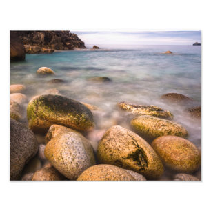 Porth Nanven is een rotsachtige inham nabij Land's Foto Afdruk