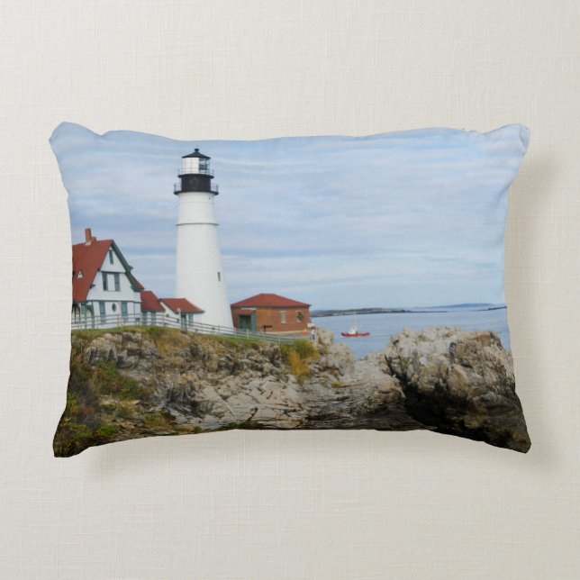Portland Headlight-vuurtoren op rotsachtige kust Accent Kussen (Voorkant)