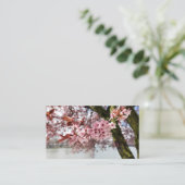 Portland's roze Embrace: Cherry Blossom Serenity Visitekaartje (Staand voorkant)