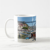 Porto. Douro River en Dom Luis I Bridge. Koffiemok (Links)