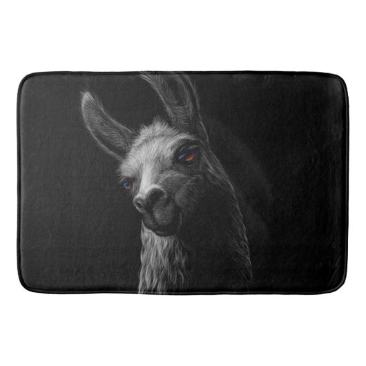 Portret Head Cute Llama met een zwarte achtergrond Badmat (Voorkant)