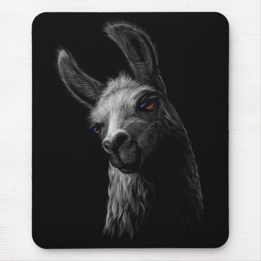Portret Head Cute Llama met een zwarte achtergrond Muismat (Voorkant)