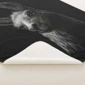 Portret Head Cute Llama met een zwarte achtergrond Sherpa Deken (3/4)