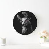 Portret Head Cute Llama op zwarte achtergrond Grote Klok (Huis)