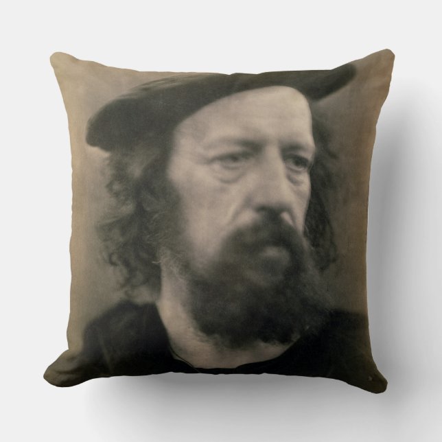 Portret van Alfred, Lord Tennyson (1809-92) (b/w p Kussen (Voorkant)