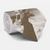 Portret van een cowgirl met een geweer, 1910 stropdas (Opgerold)