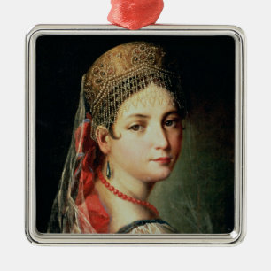 Portret van een jong meisje in Sarafan en Metalen Ornament