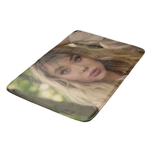 Portret van een jongedame badmat (Gekanteld)