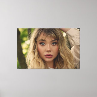 Portret van een jongedame canvas afdruk
