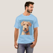 Portret van een Schattigee hond met een blauwe hal T-shirt (Voorkant volledig)