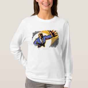 Portret van jong man met duim omhoog t-shirt