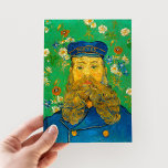 Portret van Joseph Roulin | Vincent van Gogh Briefkaart<br><div class="desc">Vincent van Goghs serie portretten van Joseph Roulin, de postbode in Arles, is een eerbetoon aan zijn goede vriend en vertrouweling. De werken, geschilderd tussen 1888 en 1889, tonen Van Goghs post-impressionistische stijl, met gedurfde kleuren, dynamische penseelstreken en expressief karakter. Elk portret weerspiegelt Van Goghs bewondering voor Roulin, en beeldt...</div>