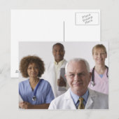 Portret van vier medische professionals, studio briefkaart (Voorkant / Achterkant)