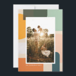 Portret voor kleurrijke moderne vormen feestdagenkaart<br><div class="desc">Abstracte vormen in zachte,  maar leuke kleuren geven deze landschapsfoto-vakantiekaart met een lijst in stijl een niet-traditioneel,  maar warm gevoel. Voeg een langer bericht van vakantiewenk aan de rug toe en deel gemakkelijk uw gezinsupdates met geliefden.</div>