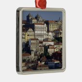 Portugal, Porto (Porto). Historische huizen en Metalen Ornament (Rechts)