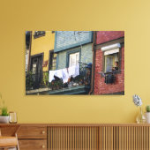 Portugal, Porto (Porto). Woman hangende was Canvas Afdruk (Insitu (Woonkamer))