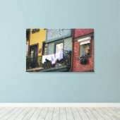 Portugal, Porto (Porto). Woman hangende was Canvas Afdruk (Insitu (Houten vloer))