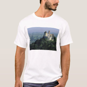 Portugal, Sintra, Pena Palace, bovenop Serra da T-shirt
