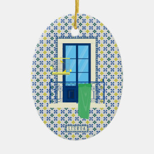 Portugees tegels en raam balkon met vogel keramisch ornament