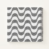 Portugese kasseien zwart-witte golven notitieboek (Achterkant)