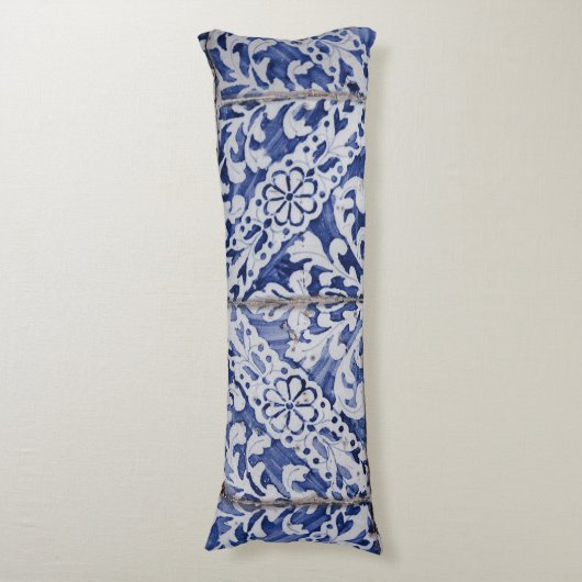 Portugese tegels - Azulejo Blue en White Floral Lichaamskussen (Voorkant Verticaal)