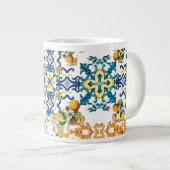 Portugese  tegels kiwi en citroenpatroon cu grote koffiekop (Voorkant rechts)