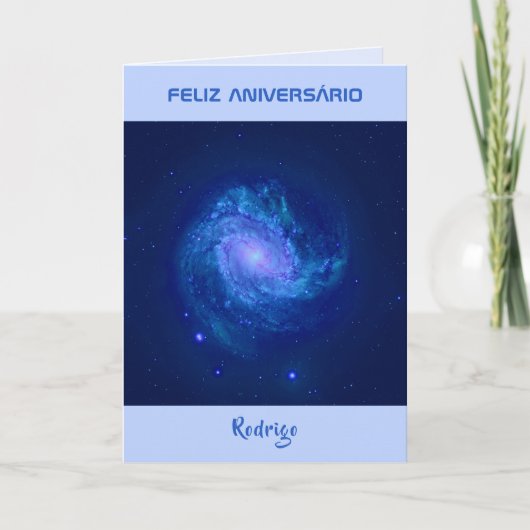 Portugese tekst spiraal galaxy blauw verjaardag kaart (Voorkant)
