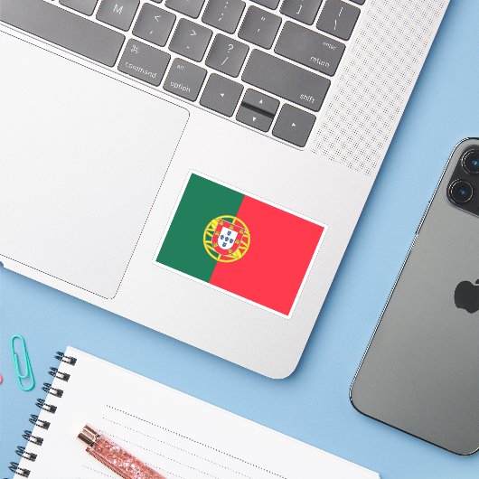 Portugese vlag sticker (Laptop met iPhone)