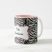 Posh chique trendy zebra strepen, roze gepersonali tweekleurige koffiemok (Voorkant rechts)