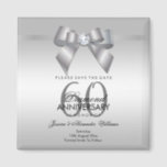 Posh Gem Bow & Ribbon 60th Wedding Jubileum Magneet<br><div class="desc">Custom 60th Wedding Jubileum party bewaar de datummagneten voor koppels zestigste Jubileum evenementen. Alle tekst, lettertype en tekstkleur is volledig aanpasbaar om aan uw vereisten te voldoen, als u hulp wilt om uw product aan te passen of overeenkomende producten wilt, neem dan contact met mij op via mijn winkel en...</div>