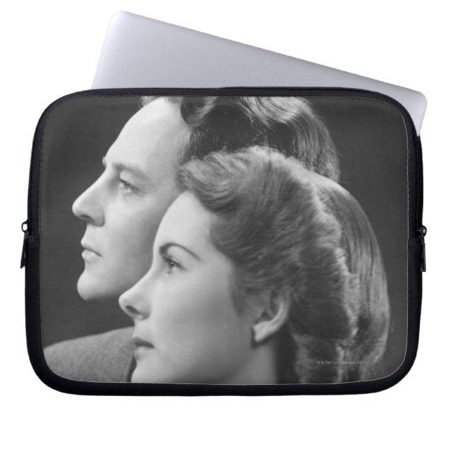 Posing Couple Laptop Sleeve (Voorkant)