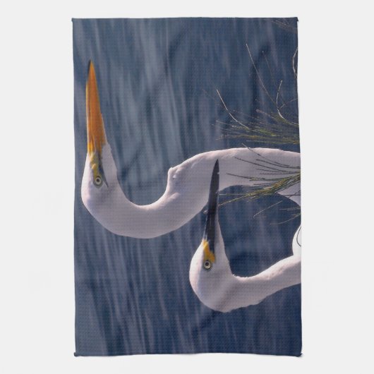 Posing Egrets Theedoek (Verticaal)