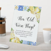 Positano Hoe oud waren ze Vrijgezellenfeest spel Reclamebord Met Voetstuk (Insitu)