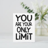 Positief citaat U bent uw enige grens zwart wit Briefkaart (Staand voorkant)