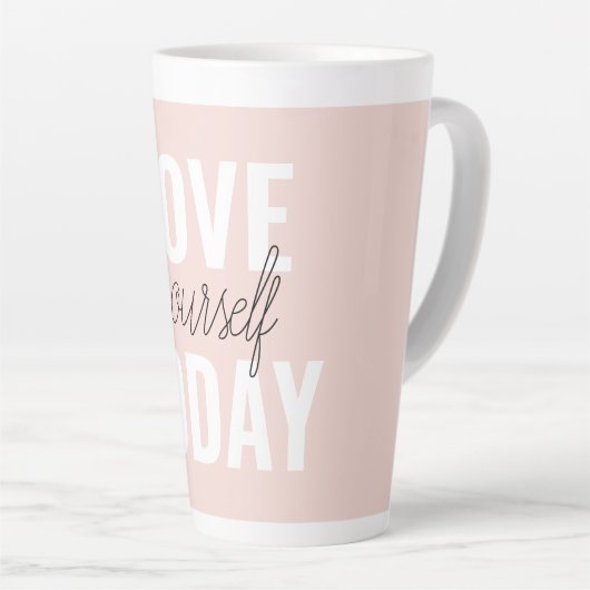 Positieve liefde vandaag uzelf - Pastel roze prijs Latte Mok (Rechterhoek)