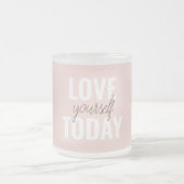 Positieve liefde vandaag uzelf - Pastel roze prijs Matglas Koffiemok (Center)