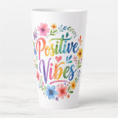 Positieve trillingen latte mok (Voorkant)