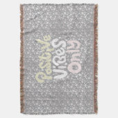 Positieve vibes alleen neutraal kleur boho stijl deken (Voorkant Verticaal)