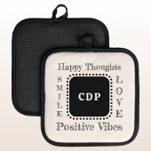 Positieve vibes houden glimlach toevoegen initiale pannenlap