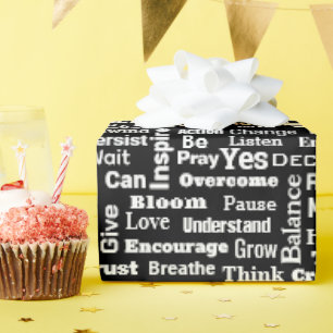 Positieve woordwolk op zwart cadeaupapier