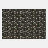 Possum in a Berry Field in Black Inpakpapier Vel (Voorkant)