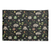 Possum in a Berry Field in Black Kussensloop (Achterkant)