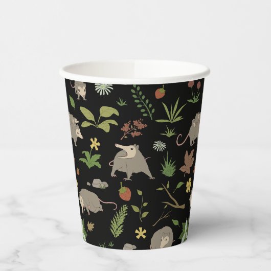 Possum in a Berry Field in Black Papieren Bekers (Links)