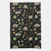 Possum in a Berry Field in Black Theedoek (Verticaal)