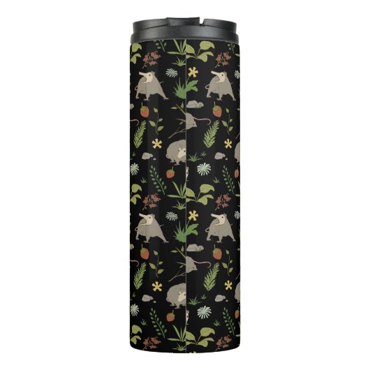 Possum in a Berry Field in Black Thermosbeker (Achterkant)