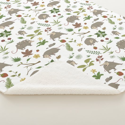 Possum in a Berry Field in White Sherpa Deken (3/4)