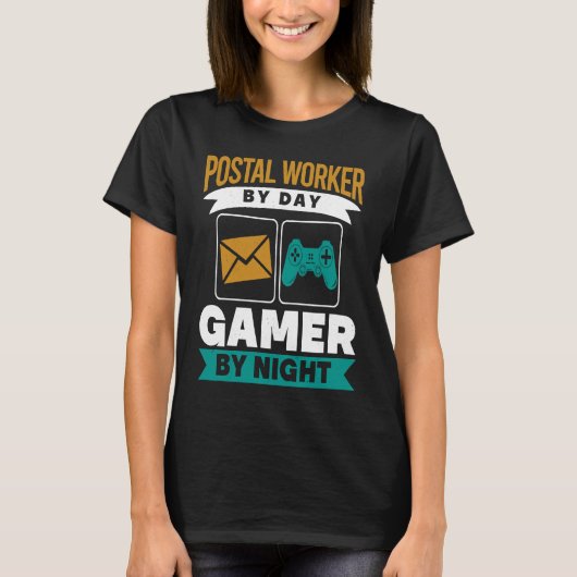 Postal Worker By Day Gamer By Night Mailman Gaming T-shirt (Voorkant)